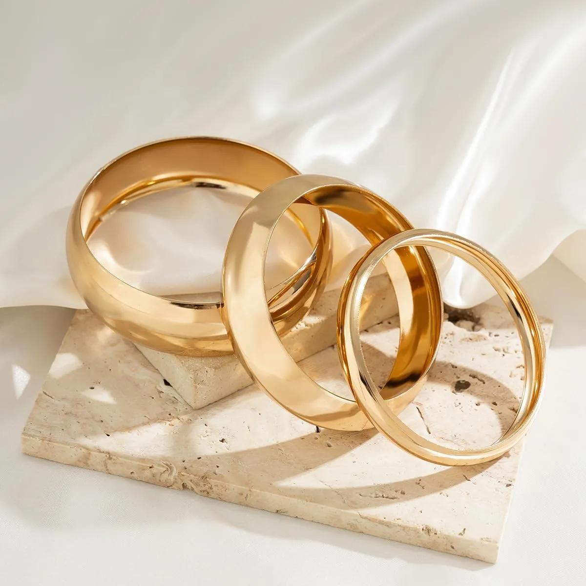 3PCS Chunky Gold Bangle Bracelets Trendy Wide Chunky Cuff Bangles Bracelets Gold Stackable Bracelets Jewelry for Women