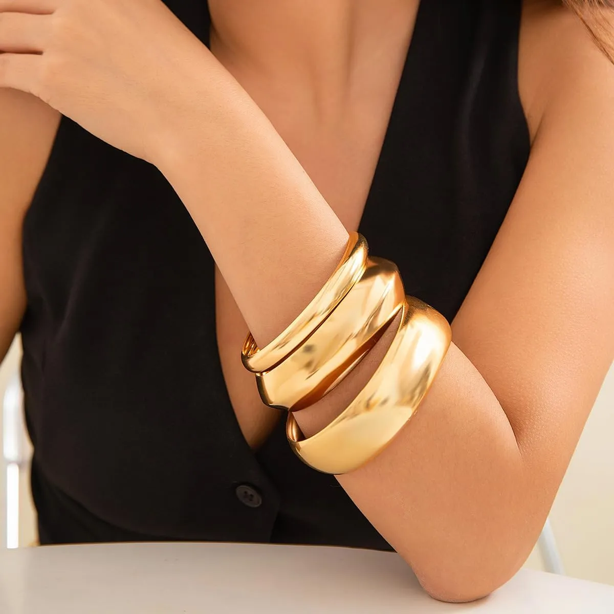 3PCS Chunky Gold Bangle Bracelets Trendy Wide Chunky Cuff Bangles Bracelets Gold Stackable Bracelets Jewelry for Women