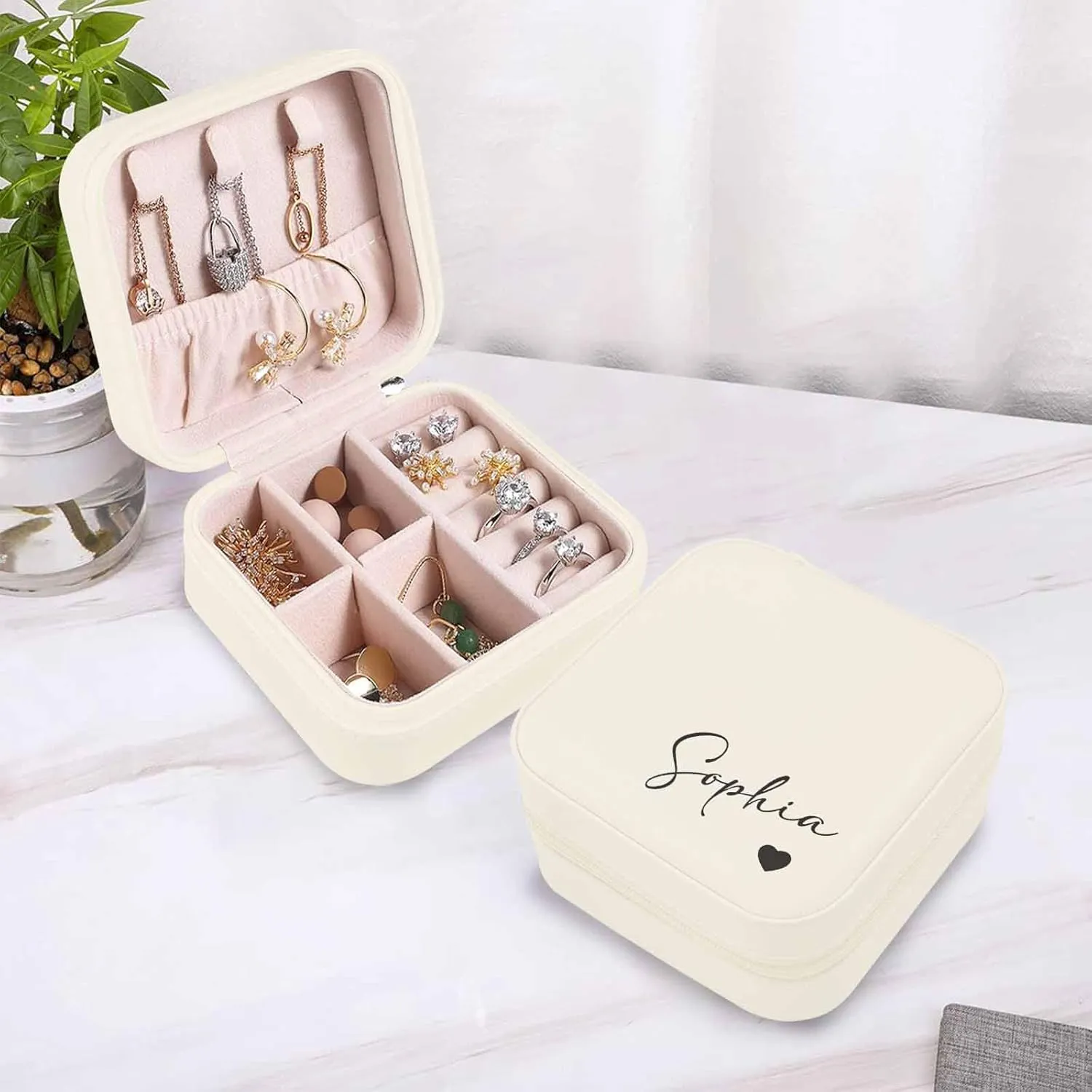 Artsadd Custom Name Jewelry Box from Mom Dad, Personalized Heart Jewelry Organizer Portable Leather Mini Jewelry Travel Case for Wedding Engagement Bridal Shower