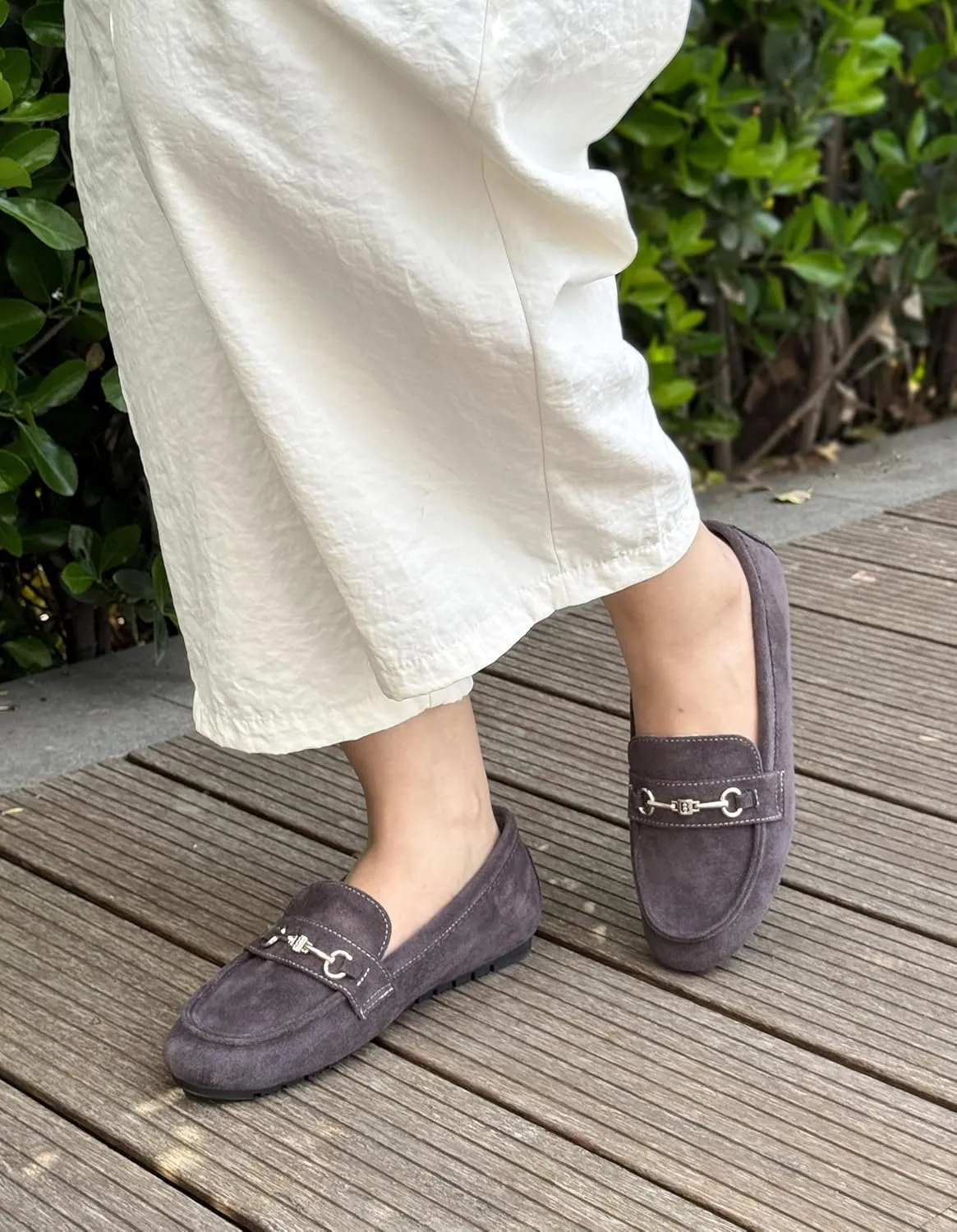 BGSTGUDS Women's Wide Loafers Shoes Cute Dressy Shoes Ladies Comfort Slip Ons Work Shoes