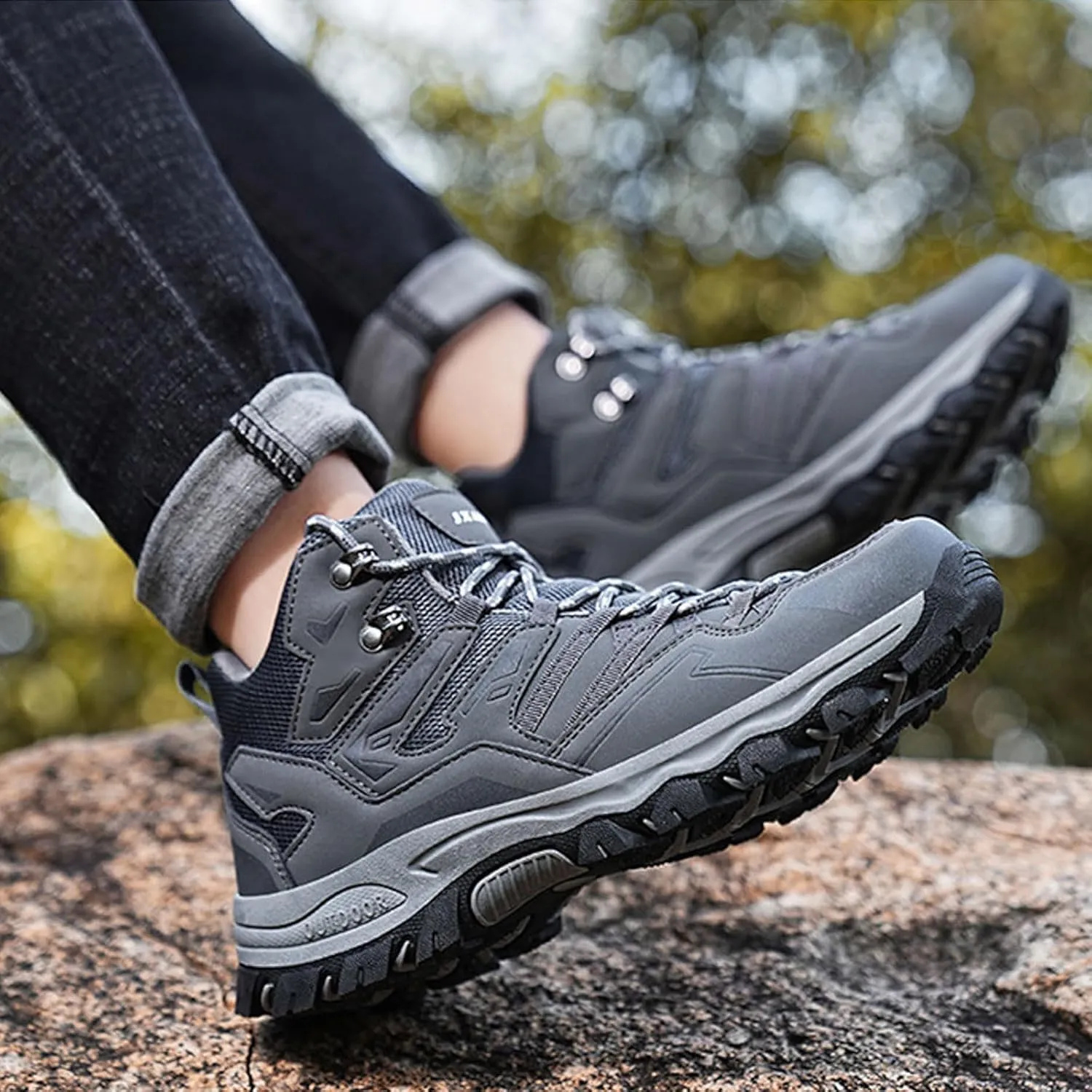 Men Autumn and Winter Hiking Shoes High Top Climbing Hiking Outdoor Shoes Casual Casual Slip on Shoes for Men No Socks