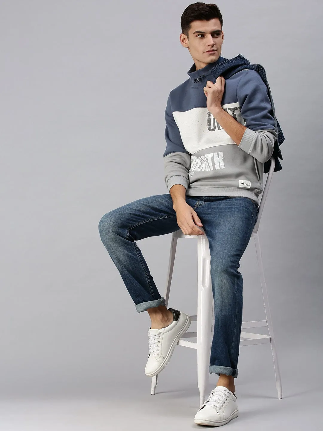 Men Blue Colourblocked Sweatshirt