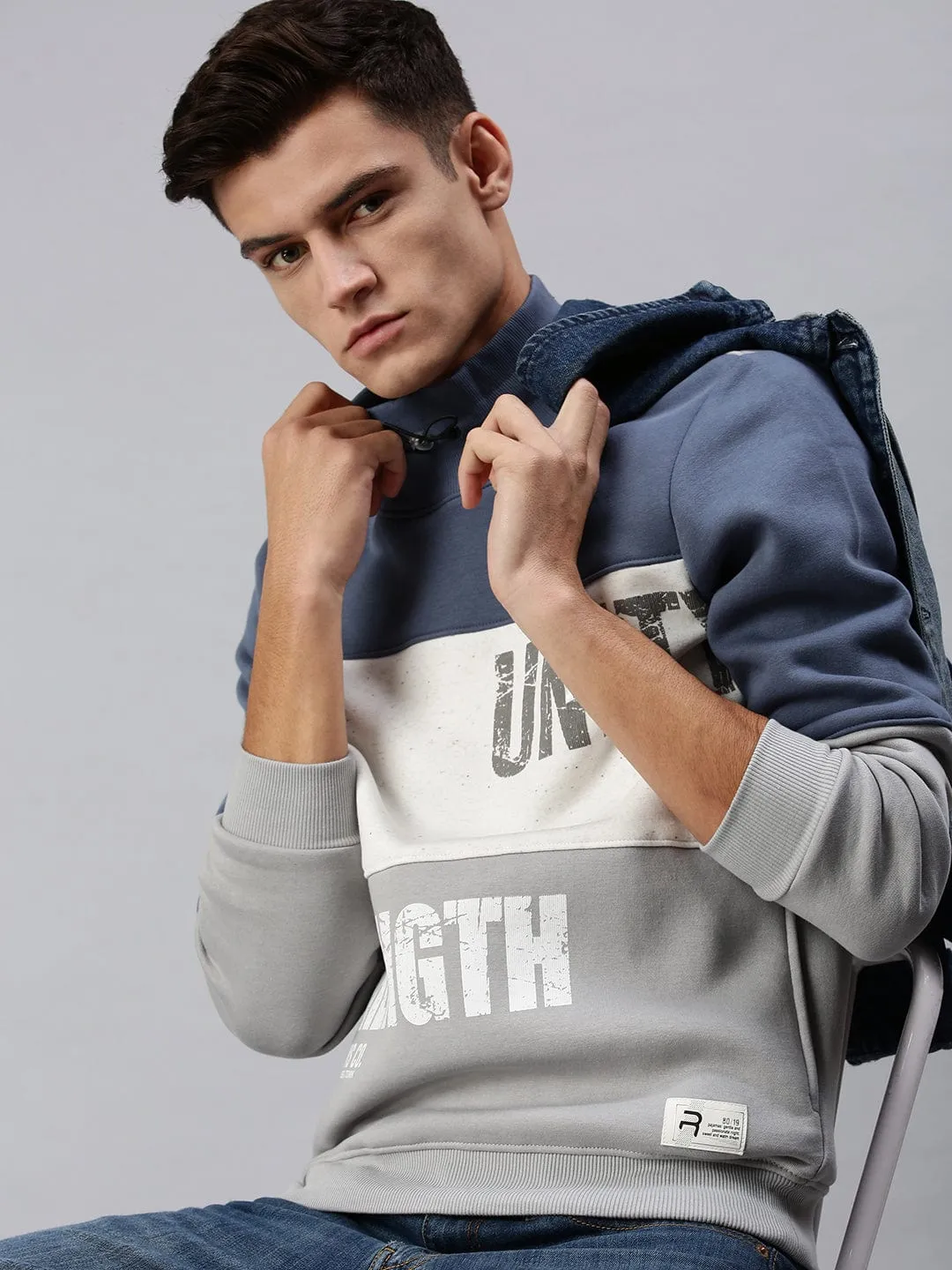 Men Blue Colourblocked Sweatshirt