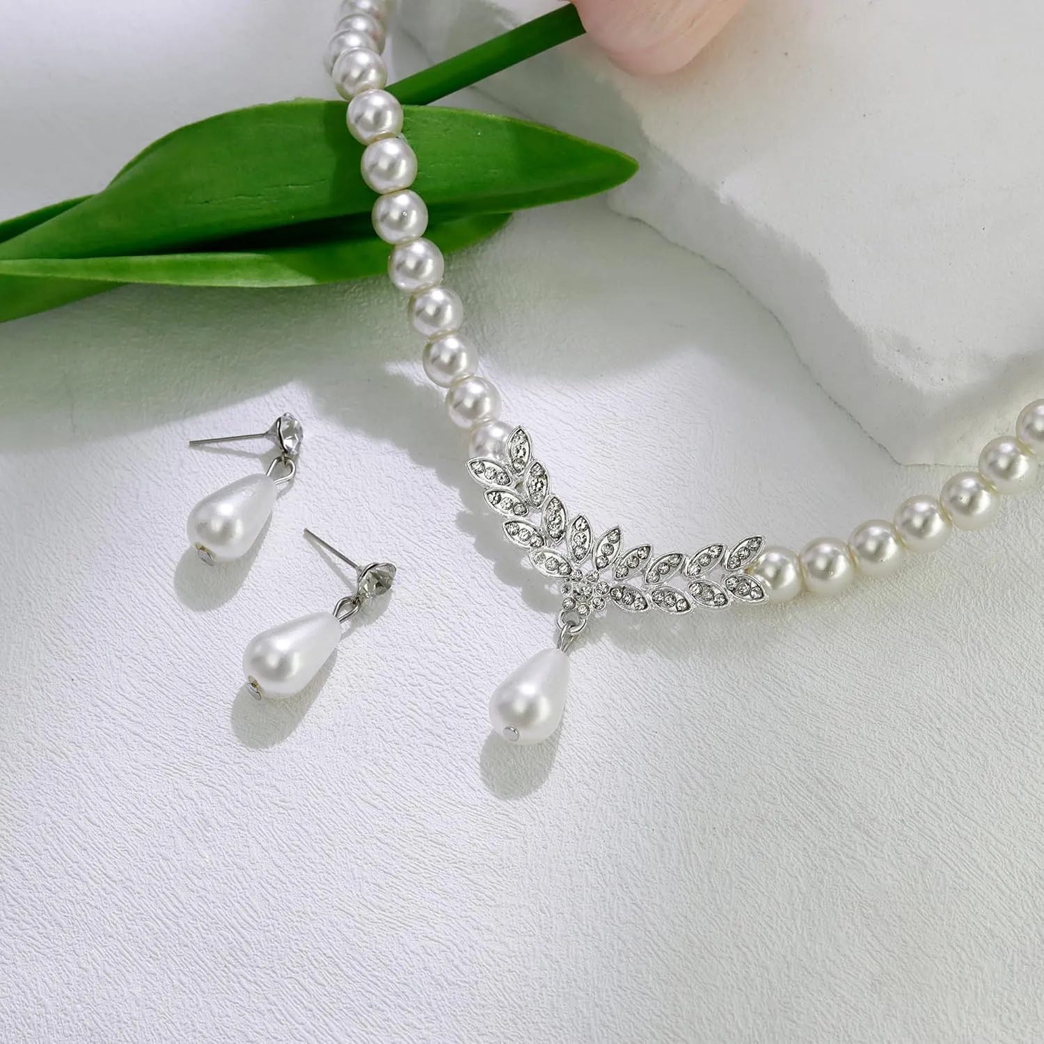 Pearl Necklace and Earrings Set, Bracelets Sets Simulated Pearl Bride Wedding Jewelry Set Accessories Wedding Necklace Jewelry Silver Gold Birthday Jewelry for Women