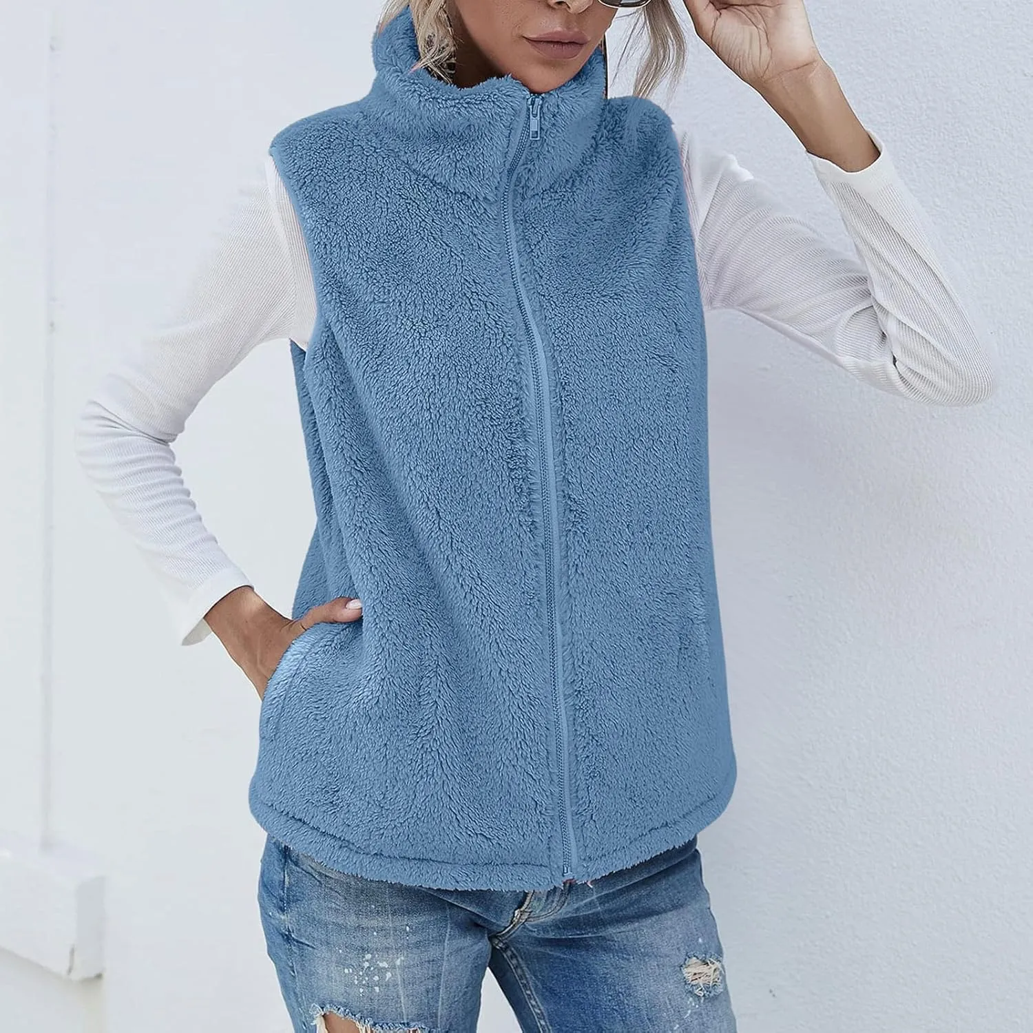 Womens Fleece Vest Lightweight Sleeveless Sherpa Jackets Casual Warm Zipper Vest Winter Outerwear with Pockets