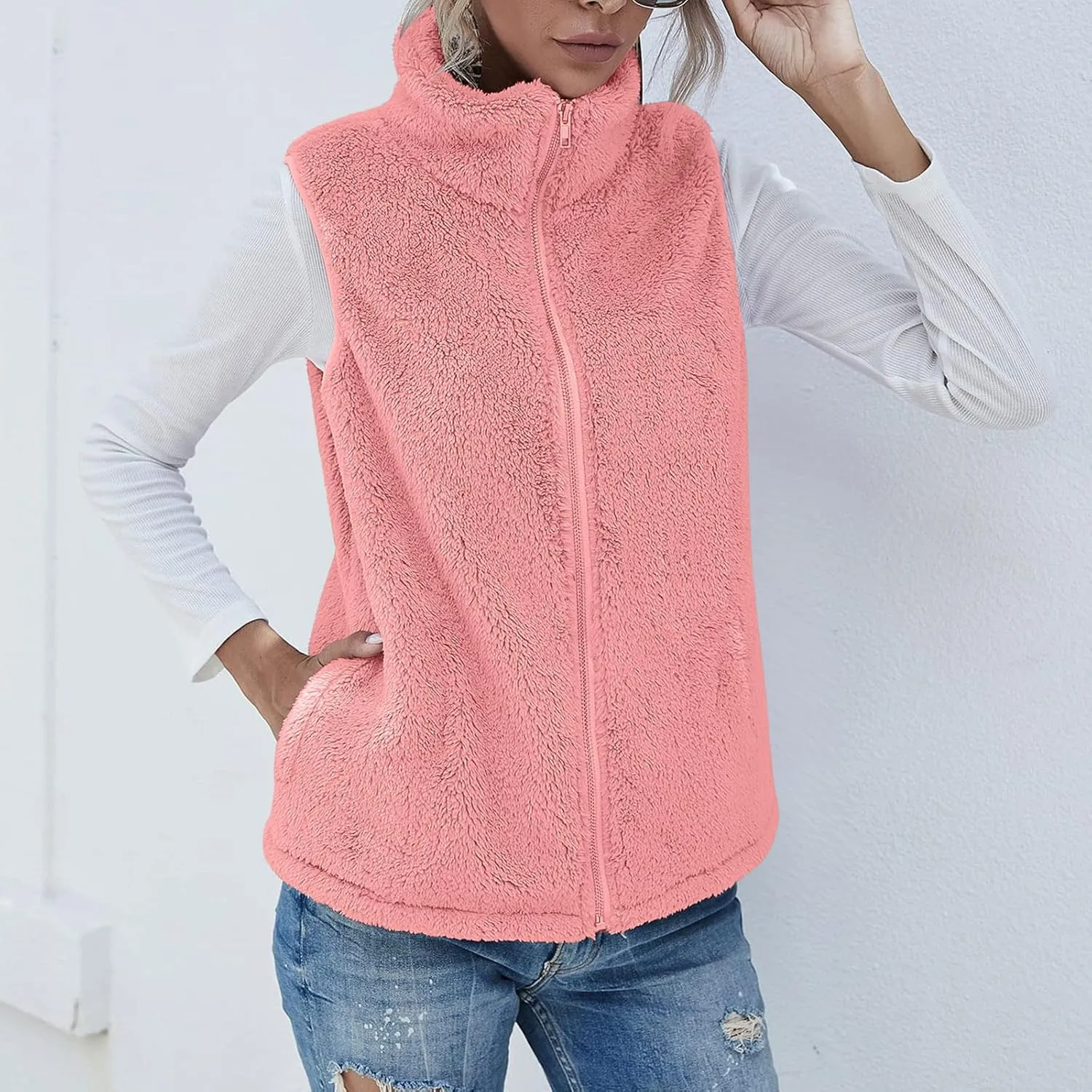 Womens Fleece Vest Lightweight Sleeveless Sherpa Jackets Casual Warm Zipper Vest Winter Outerwear with Pockets